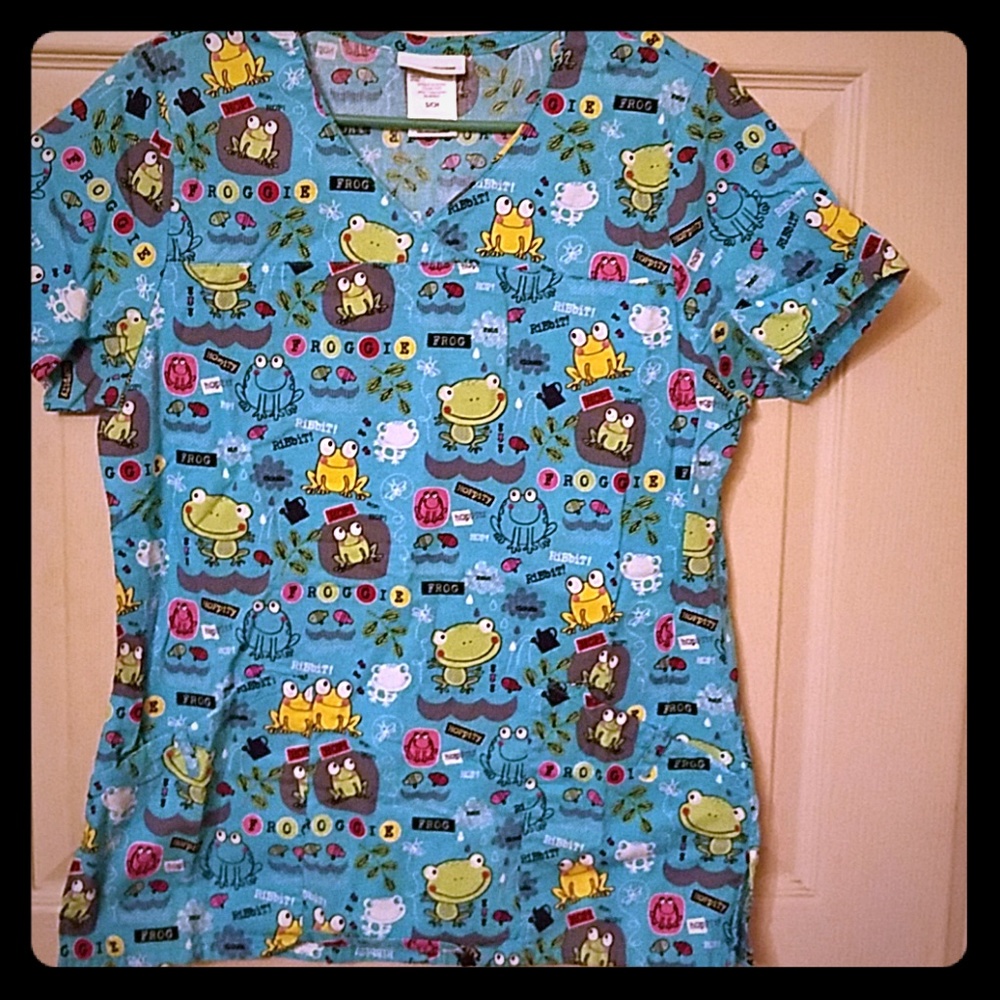 Print scrub top